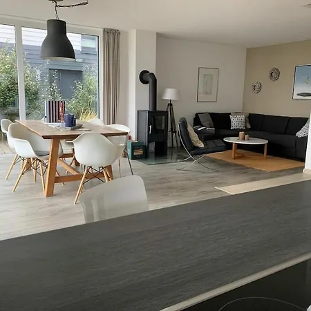 & Ferienhaus